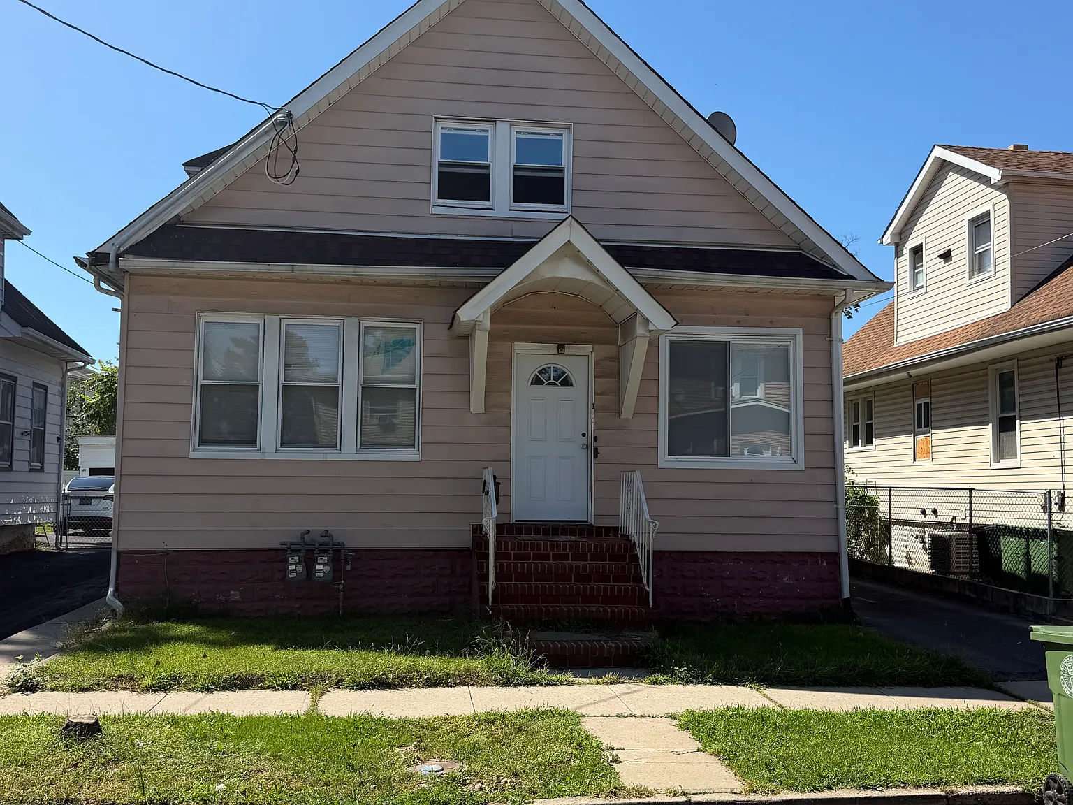 3 bed, $2,500 — Photo 1