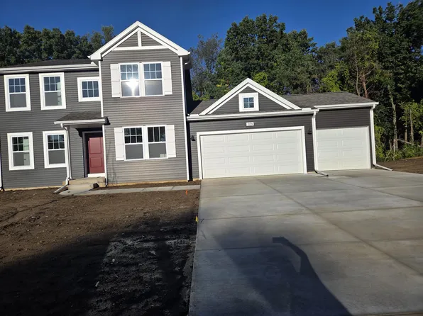 1129 Ridgetop Cir, Kalamazoo, MI 49009