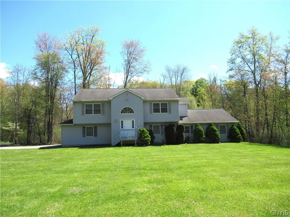 11 Dreps Dr, Mahopac, NY 10541