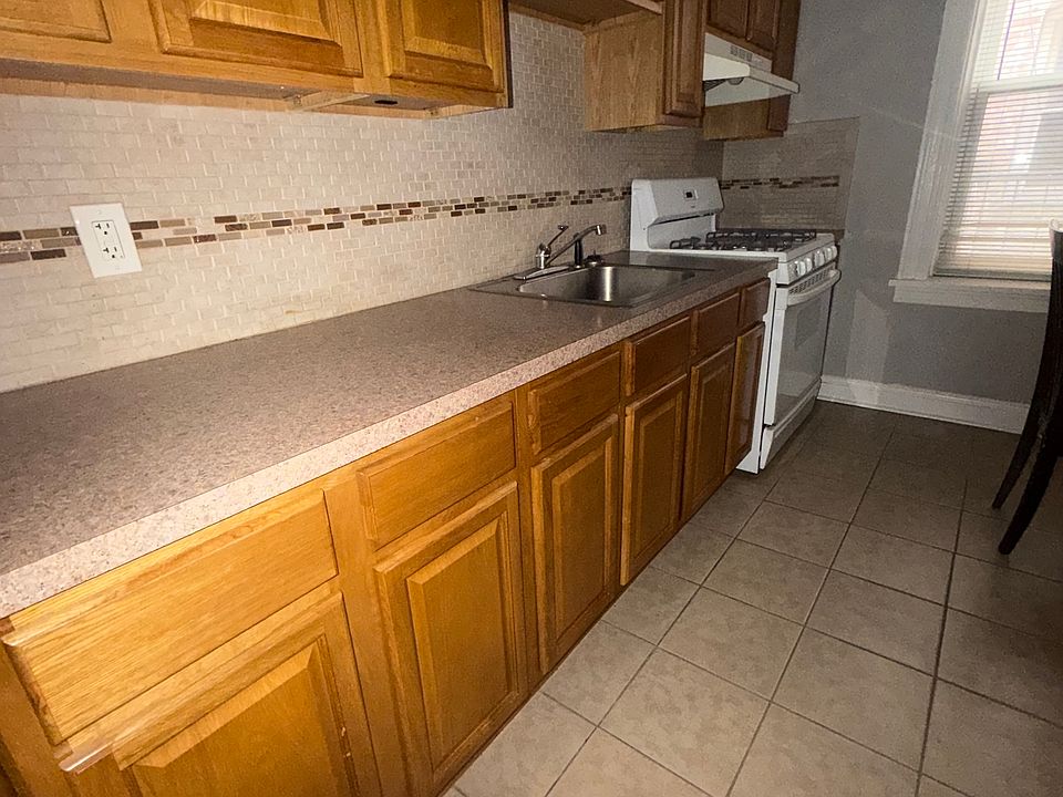 1st image of 160 Avenue C APT C4