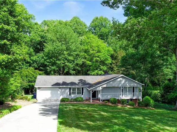 1823 Pope Ln, Kernersville, NC 27284