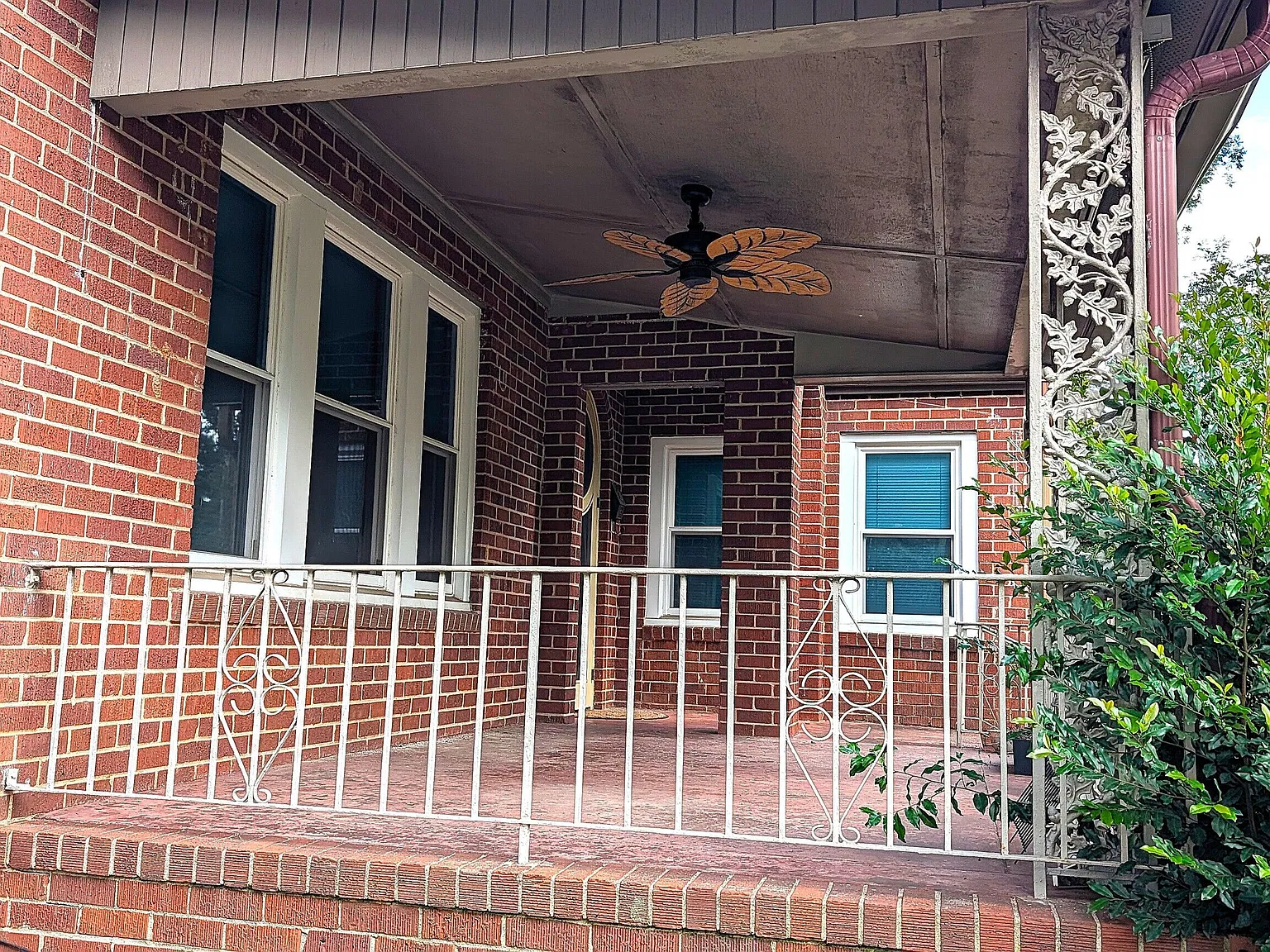 3 bed, 1.0 bath, 1840 sqft, $2,000 — Photo 4