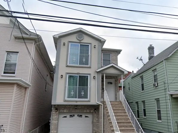 40 Jacques St, Elizabeth City, NJ 07201