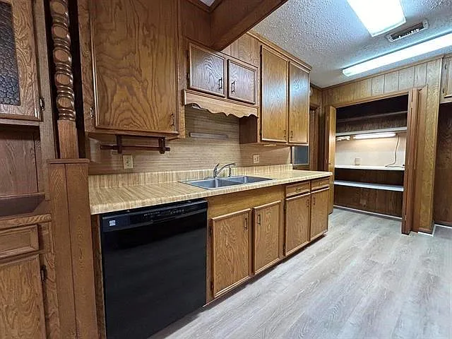 270 Ferndale Ln — Photo 12