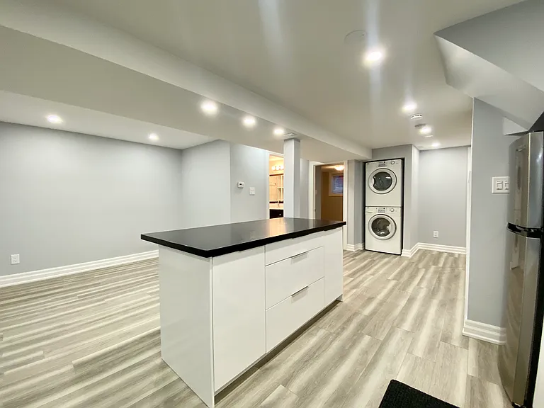 1001 Cosburn Ave #BASEMENT — Photo 10