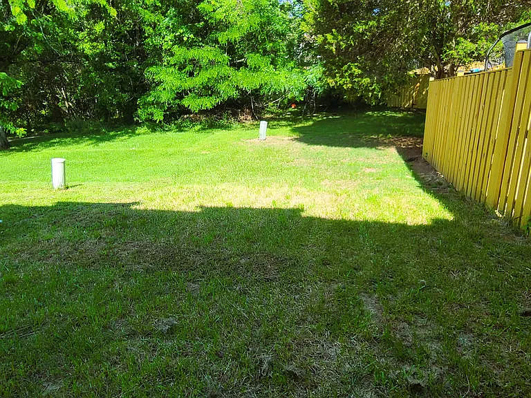 8401 Pioneer Dr — Photo 12