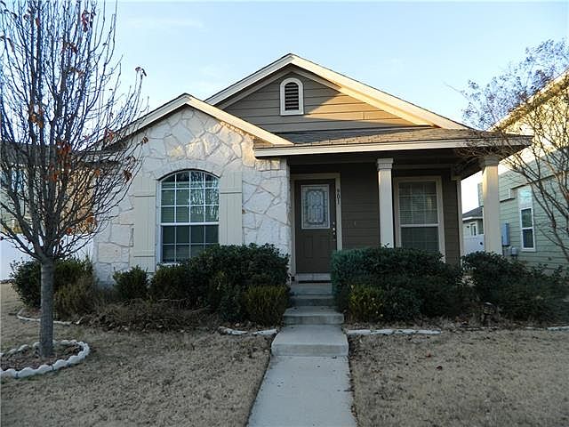 1st image of 901 Alamo Plaza Dr