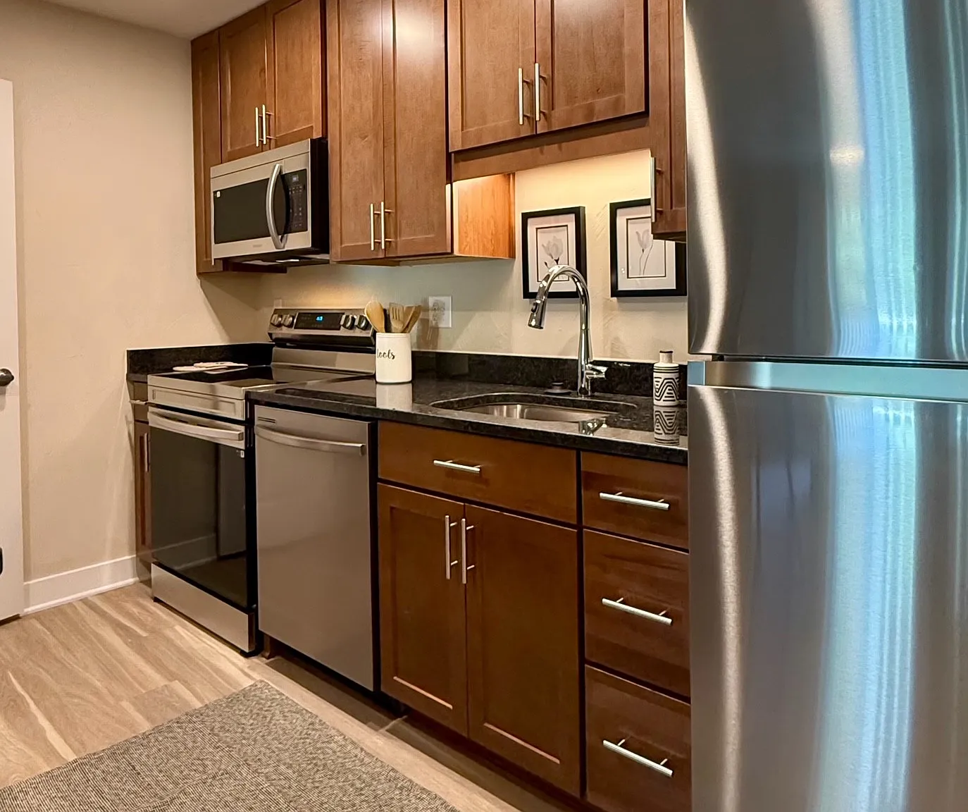 St. Andrews Apartments — Photo 3