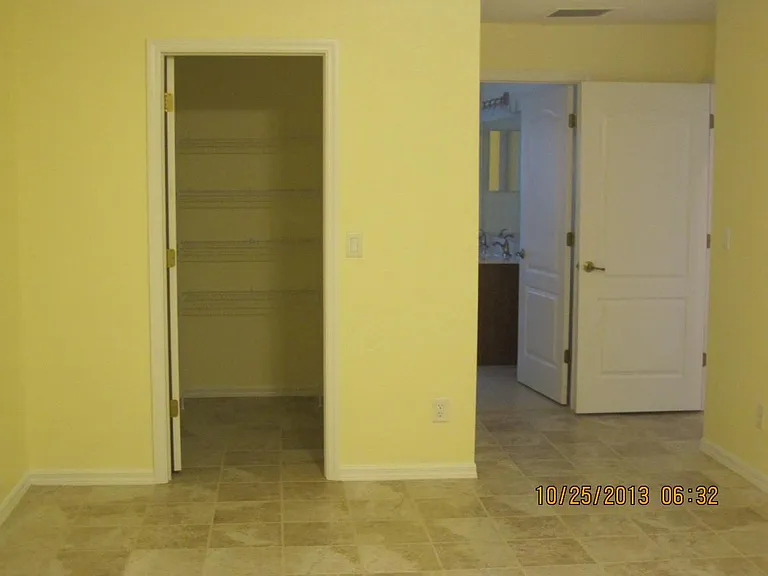 4509 SW 20th Pl — Photo 10