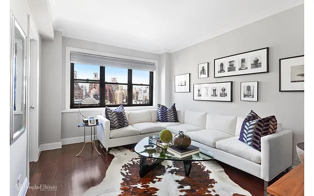 Sold by Douglas Elliman | media 15