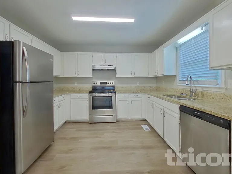 4860 Country Cove Way — Photo 5