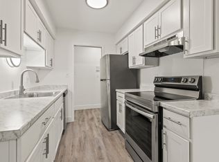 Carriage Hill Apartments - Dearborn Heights, MI, Dearborn Heights, MI 48127
