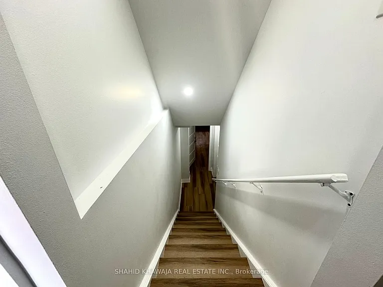 470 Violet Gate #LOWER — Photo 4