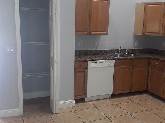 3rd image of 313 Melissa Ave