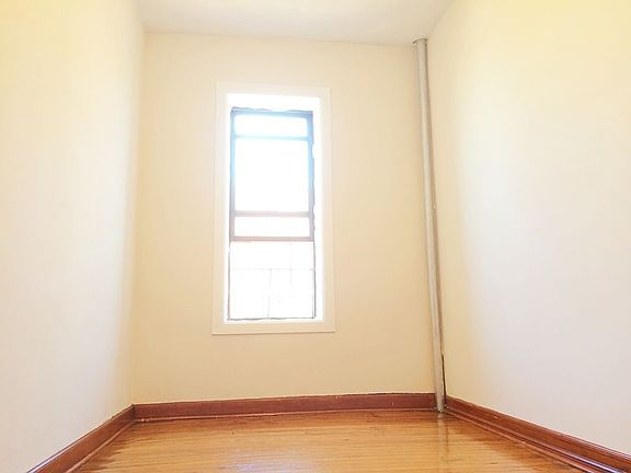 3rd image of 327 Bedford Ave APT 2E