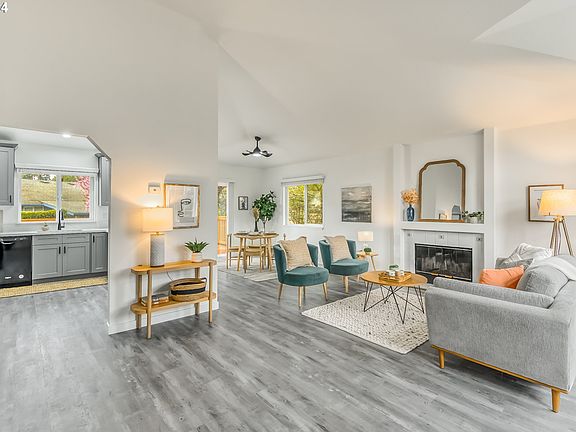 3rd image of 5048 SE Cascade Ct