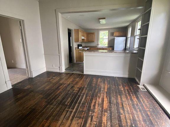 2nd image of 309 Pate Ave