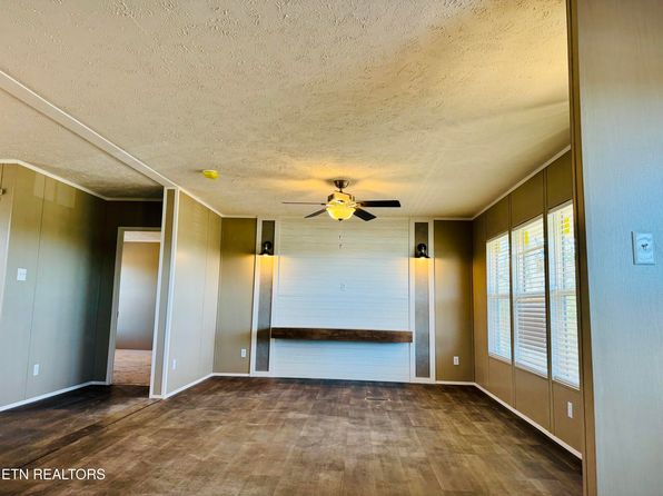 4406 Anna Maria Ln, Strawberry Plains, TN 37871