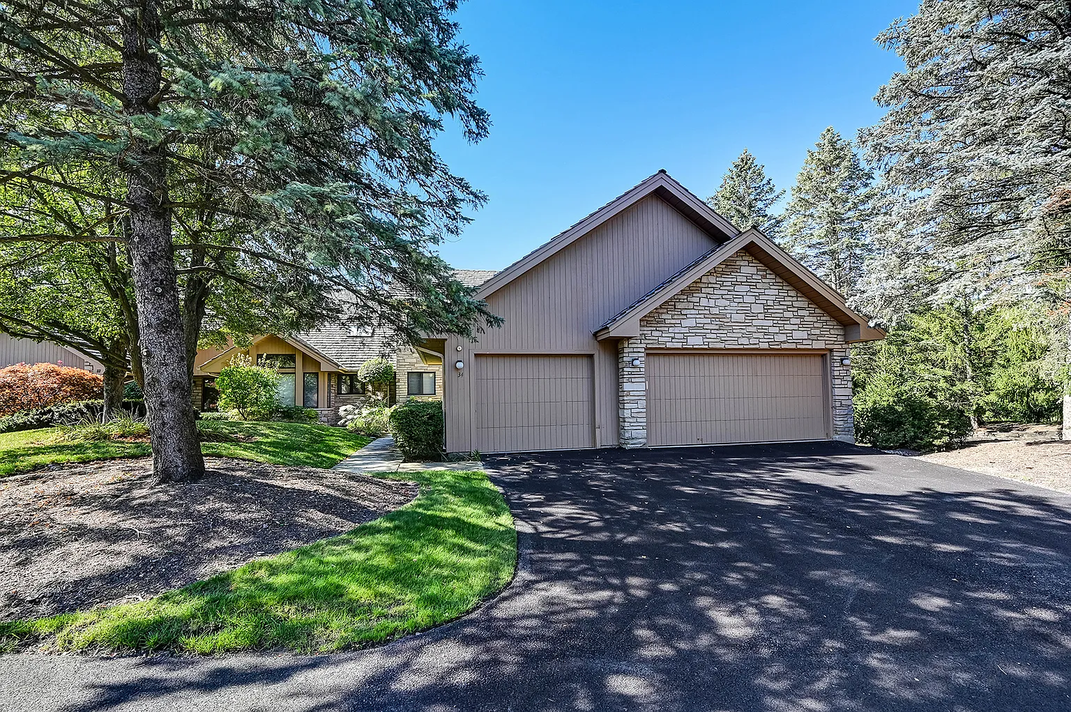 34 Pin Oak Ct photo 1