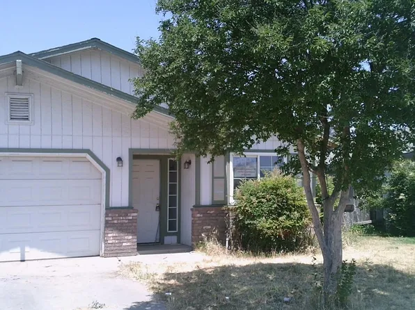 113 W Clark St, Madera, CA 93638
