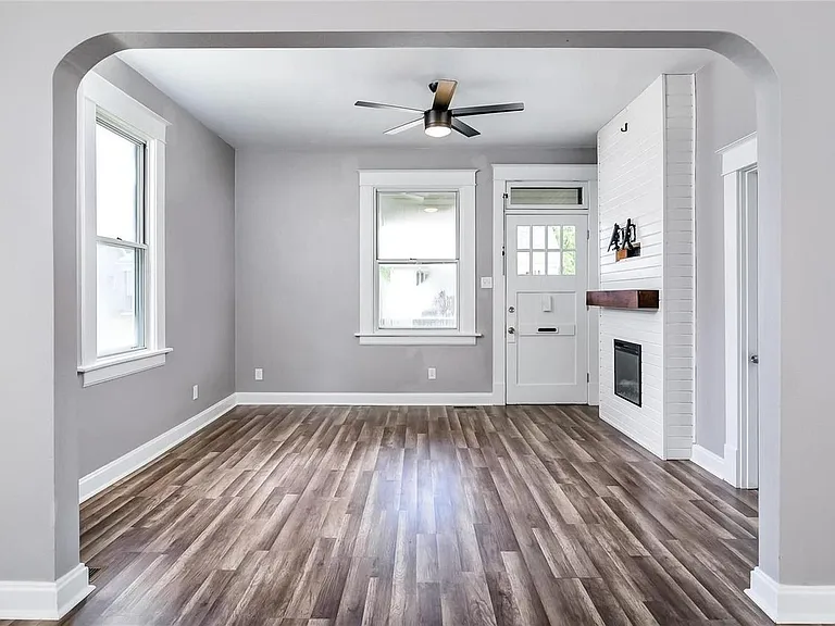 412 N Aurora St — Photo 29
