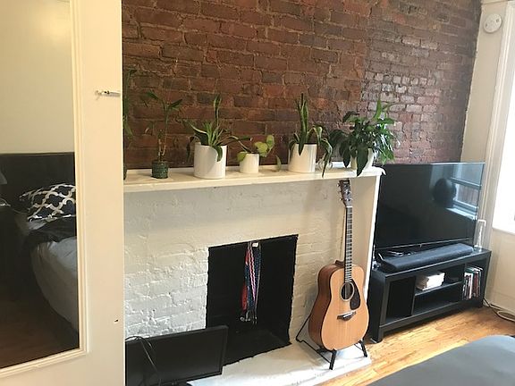 4th image of 332 E 54th St APT 4C