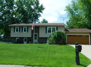 3706 Colonial Dr, Valparaiso, IN 46383