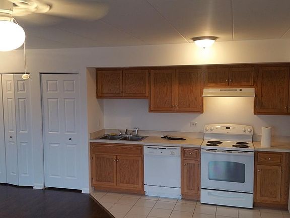 4th image of 7325 Oakwood Ave APT 4D