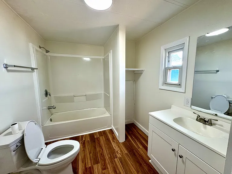 400 Abercrombie Rd #8 — Photo 7