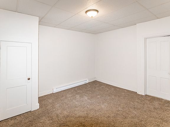 4th image of 2820 Walnut St #A