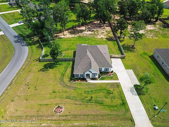 3rd image of 19194 Harrington Cir