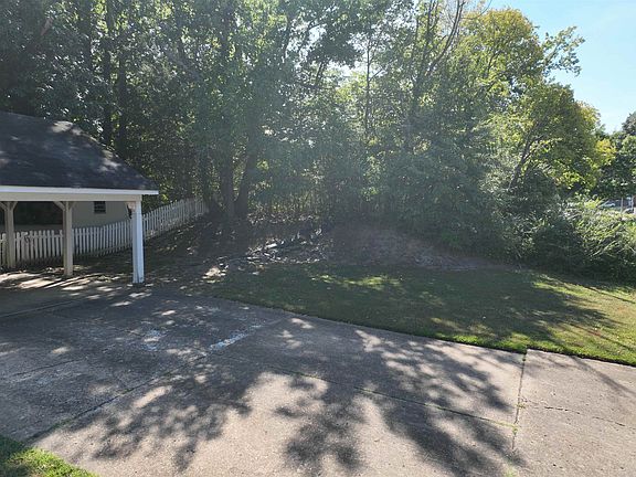 2nd image of 3267 Wythe Rd