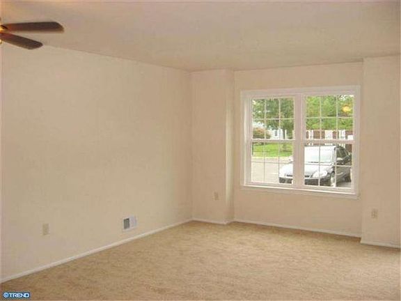 2nd image of 817 Lindsley Ct