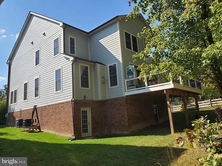 411 Greenebaum Ln — Photo 42