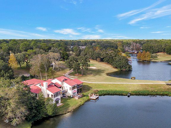 2nd image of 1100 Lake Way Dr