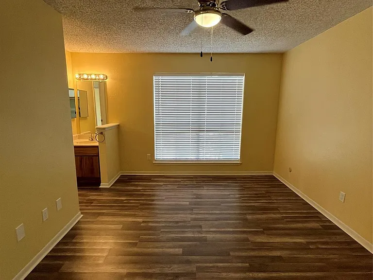 3919 Fairmont Pkwy #200 — Photo 10