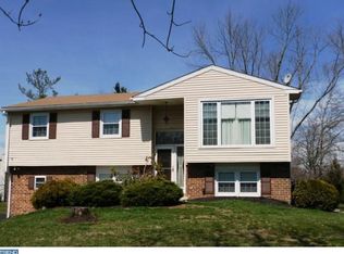 171 Thomas Penn Ave, Hatfield, PA 19440