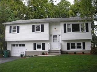 15 E Ricky Ln, Poughkeepsie, NY 12601
