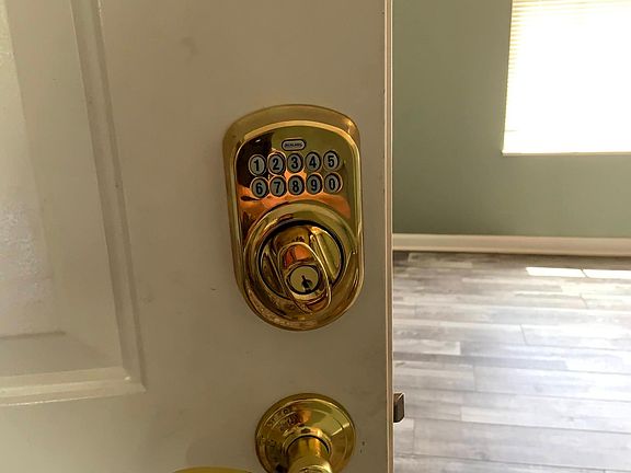 3rd image of 4844 Poplar Crest Way