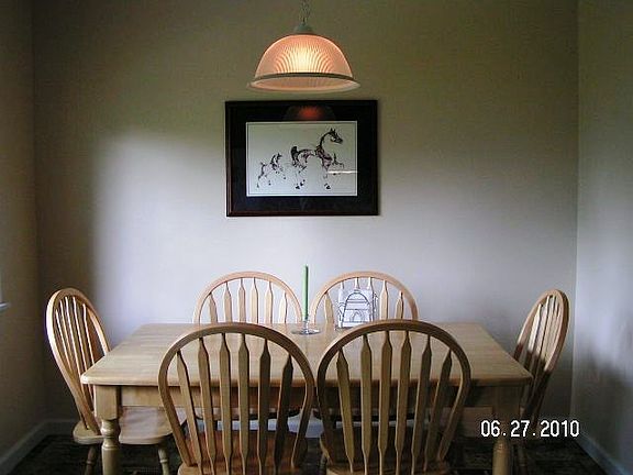 Eat-in-Kitchen