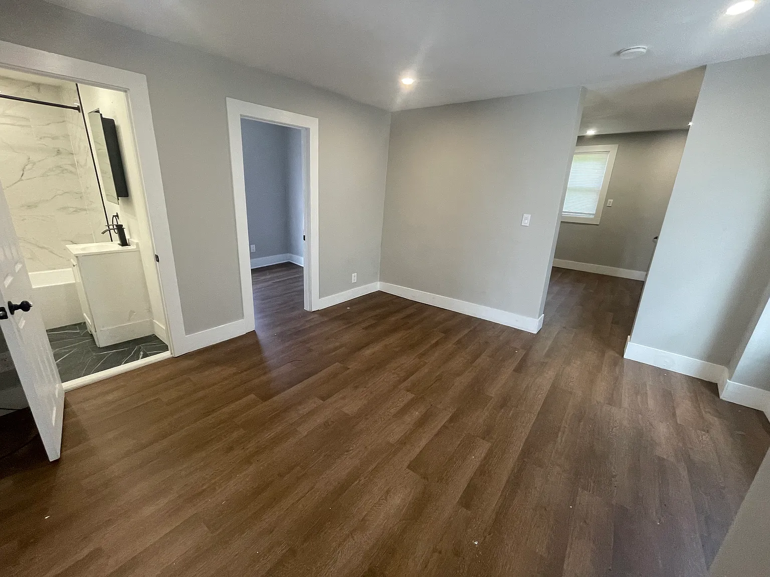 2 bed, 720 sqft, $1,350 — Photo 4