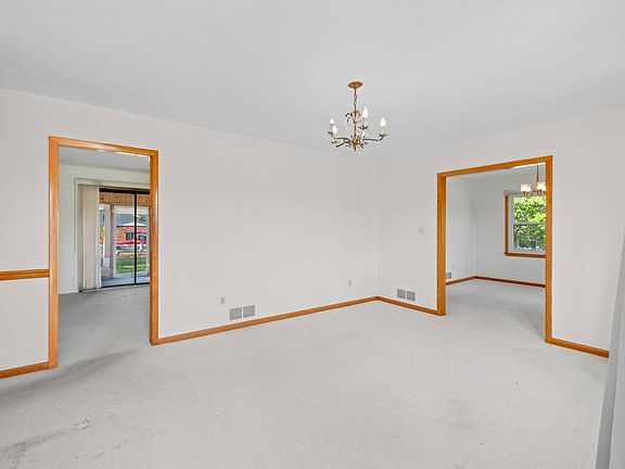 4th image of 55 River View Dr