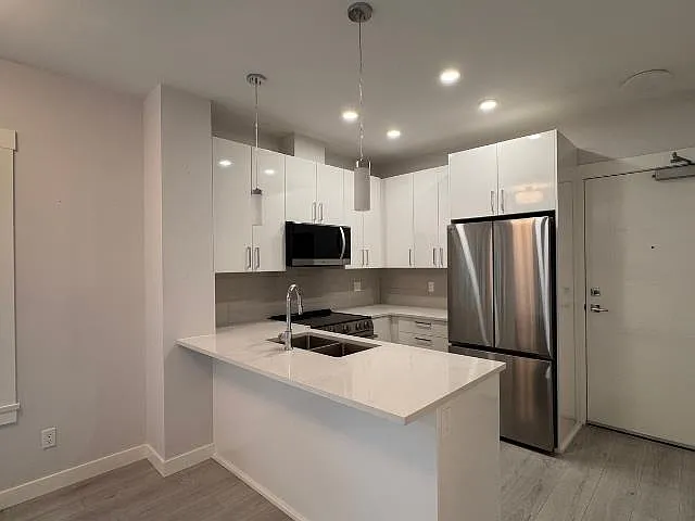 33886 Pine St — Photo 3