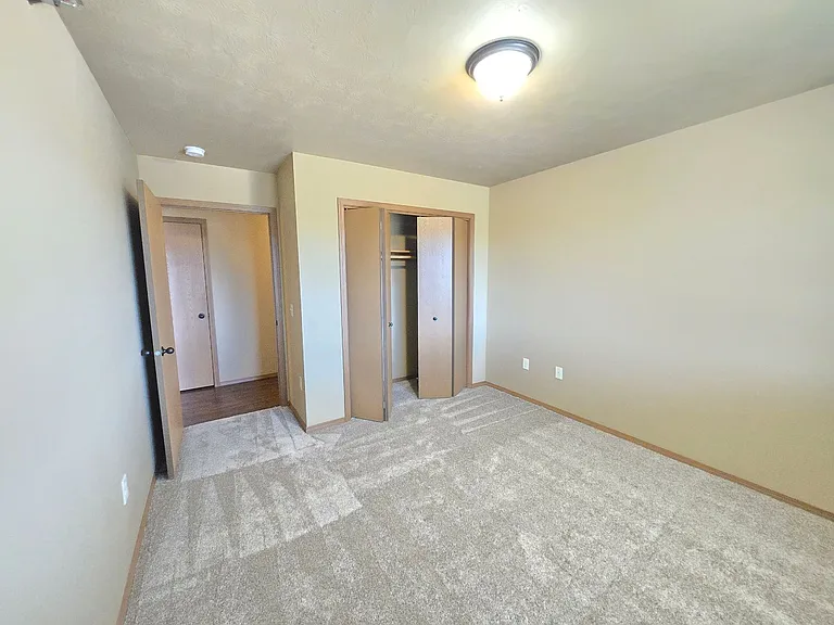 Sunrise Ii Apartments — Photo 11