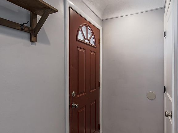 3rd image of 475 S Coats Rd