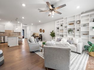 215 Harpers Run Ln, Matthews, NC 28104