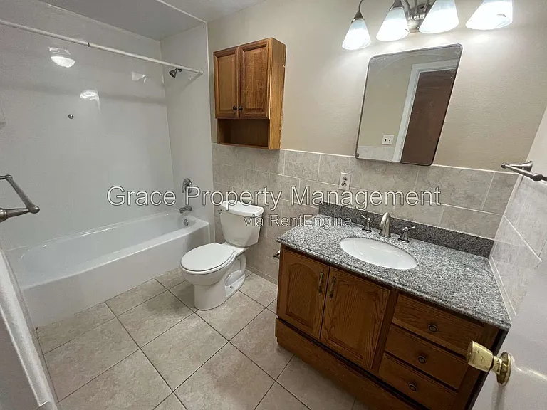 10541 Livingston Dr — Photo 8