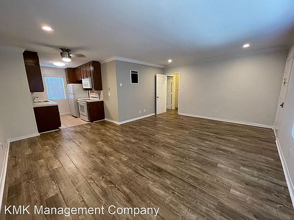 3rd image of 3343 Bagley Ave #19