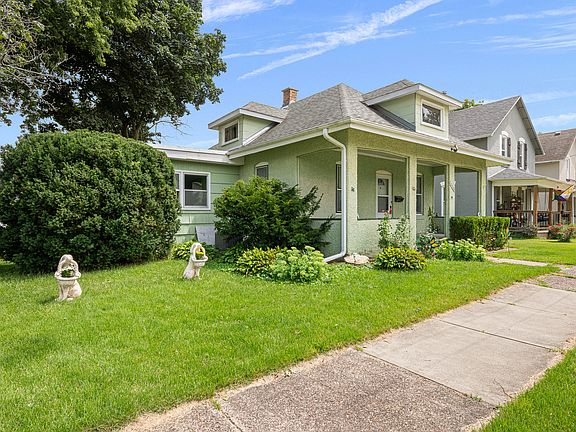 2nd image of 2318 5th St