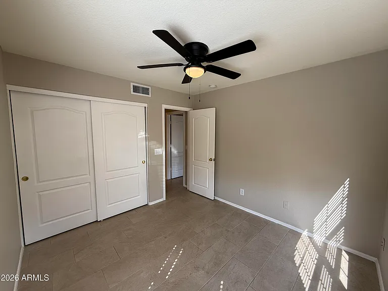 1644 E Oakland St — Photo 41